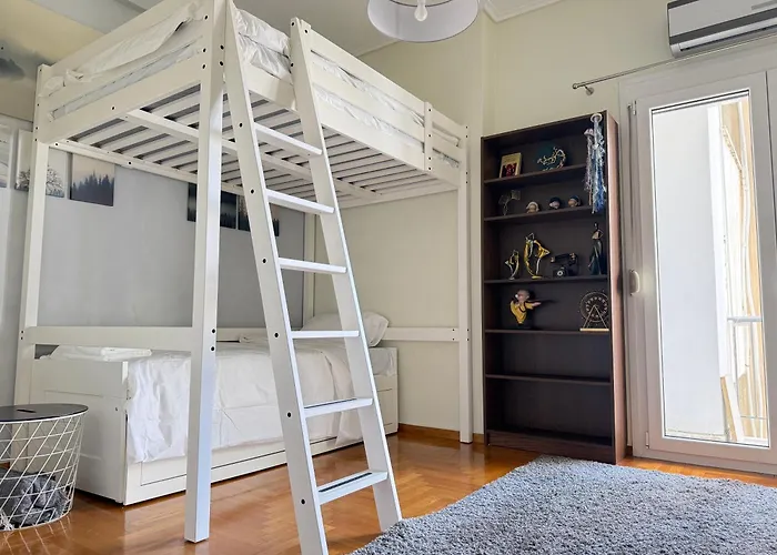 Cozy Apartment In Koukaki